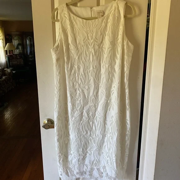 blue lace silk dress TAYLOR V-NECK BIAS CUT SILK DRESS W/ LACE